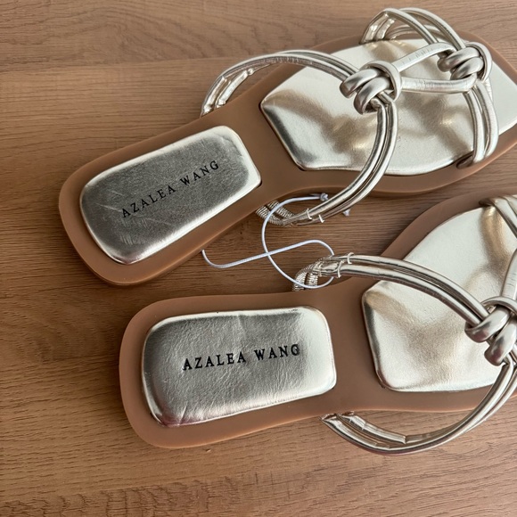 NEW Azalea Wang Stetson Gold Sandals 7 - Picture 2 of 4